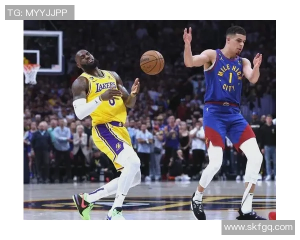 湖人队与掘金队激战回顾精彩瞬间10月3日比赛录像分析